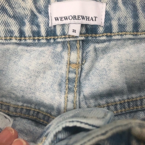 WeWoreWhat Icon Mom Jean Sz 31 Light Wash Distressed Raw Hem Wide Leg Mid Waist - Picture 5 of 7